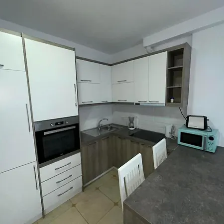 Dok's 1 Apartment